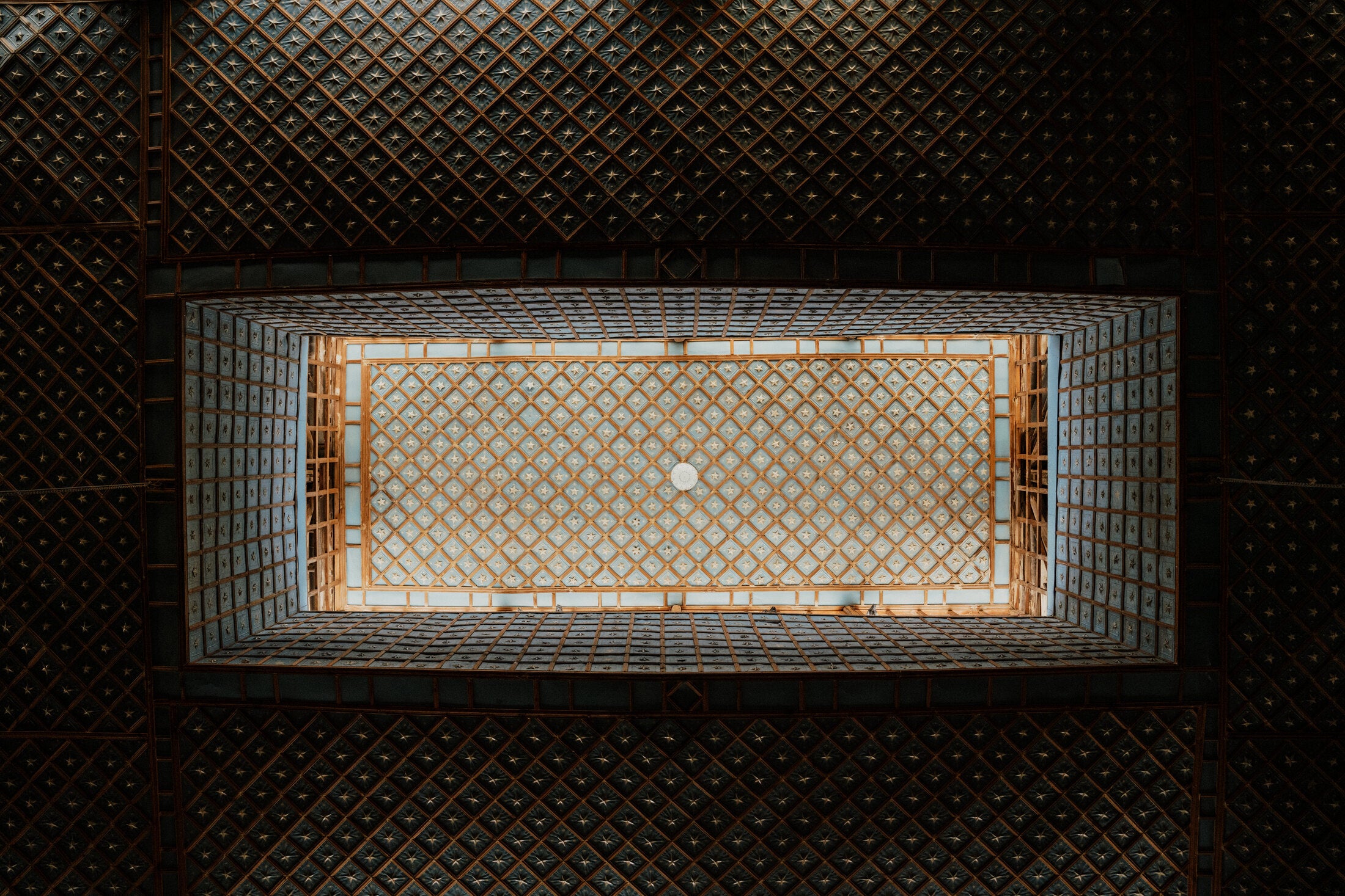 Puits de lumière d'un caravansérail persan